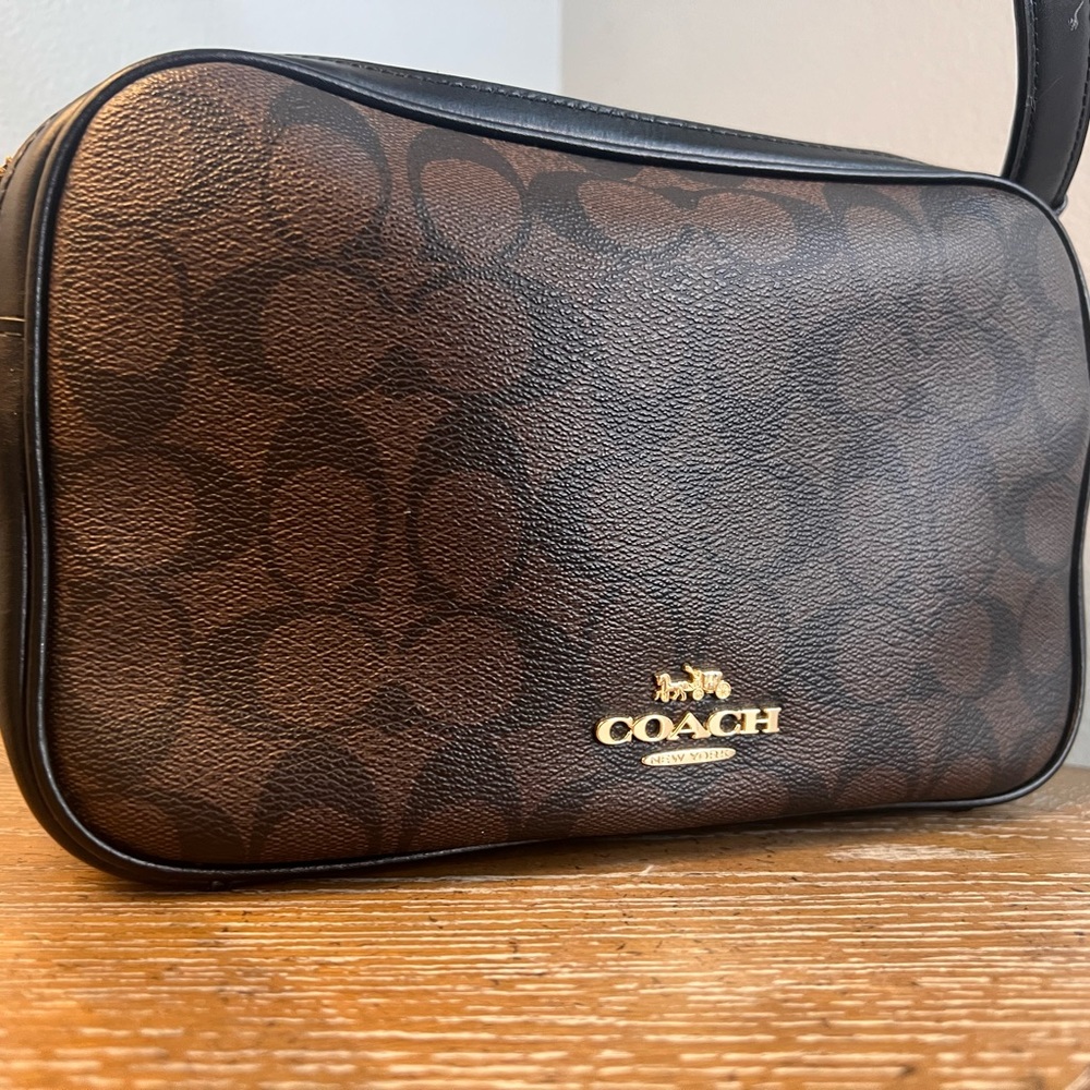 Coach Jes Crossbody In Blocked Signature Canvas Gem